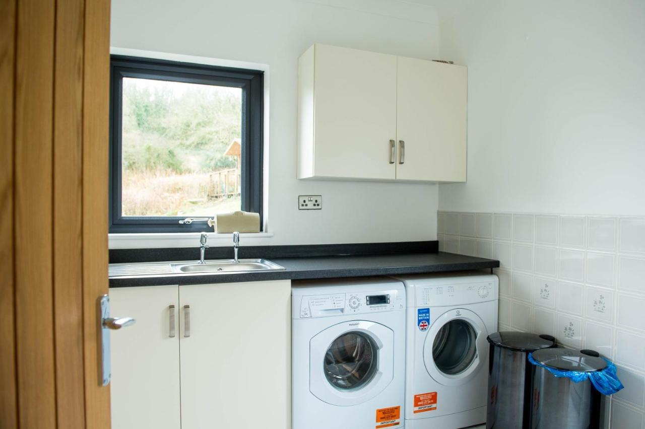 York Lodge- Spacious 3 Bed Bungalow With Wonderful Estuary Views ローアーン エクステリア 写真