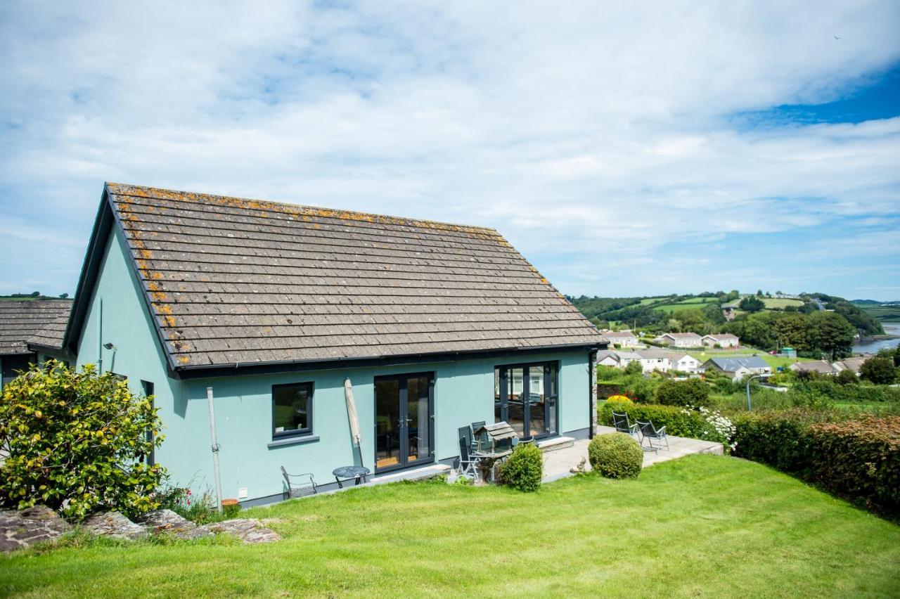 York Lodge- Spacious 3 Bed Bungalow With Wonderful Estuary Views ローアーン エクステリア 写真